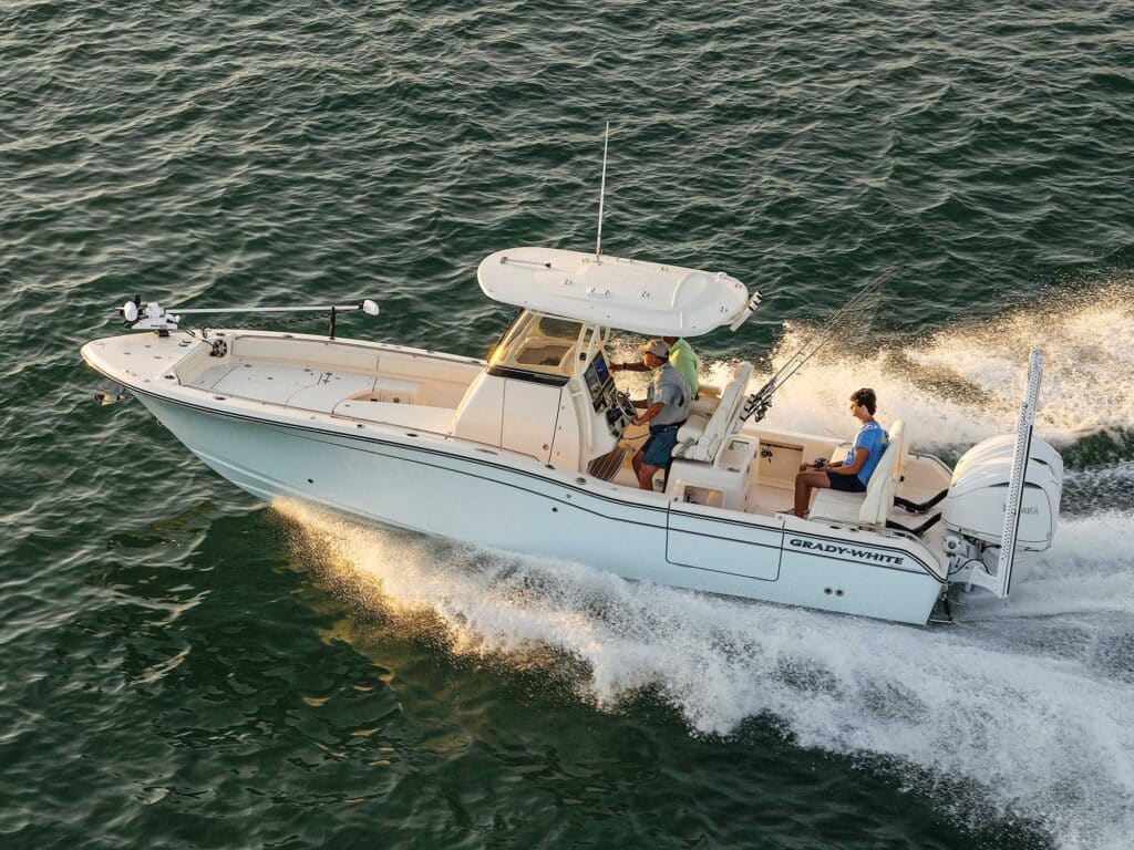 Grady-White 281 CE cruising